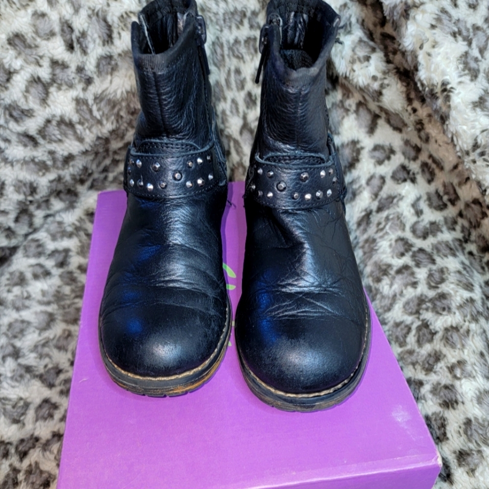 Sz 9.5 Little Girl Black Leather Boots w/ Studs by Clarks
